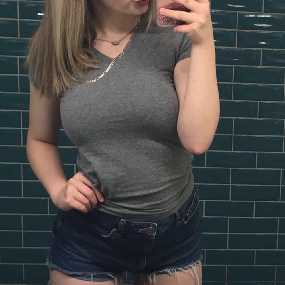 grey shirt